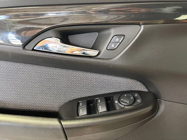 Used 2025 Sterling Gray Metallic Chevrolet LT image 13