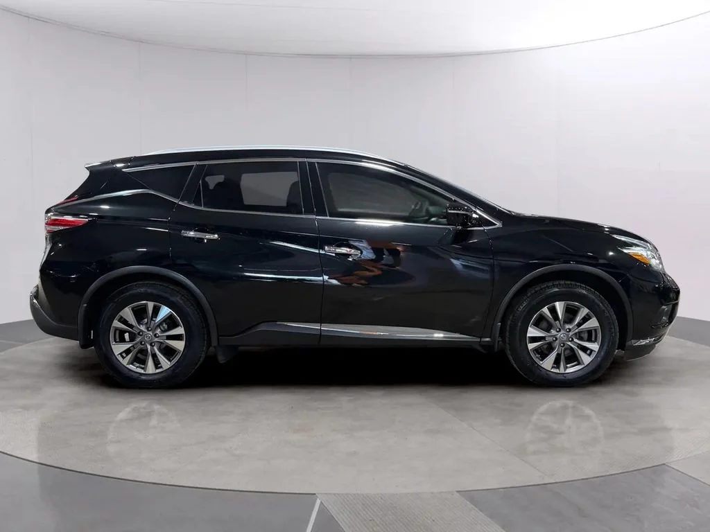Used 2015 Nissan Murano SL with VIN 5N1AZ2MH6FN239386 for sale in Oconomowoc, WI