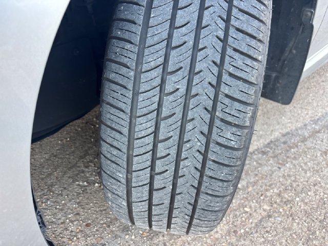 Used 2018 Silver Toyota SE image 4