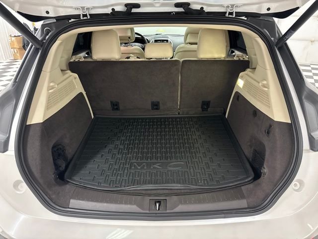 Used 2016 White Lincoln Reserve image 29