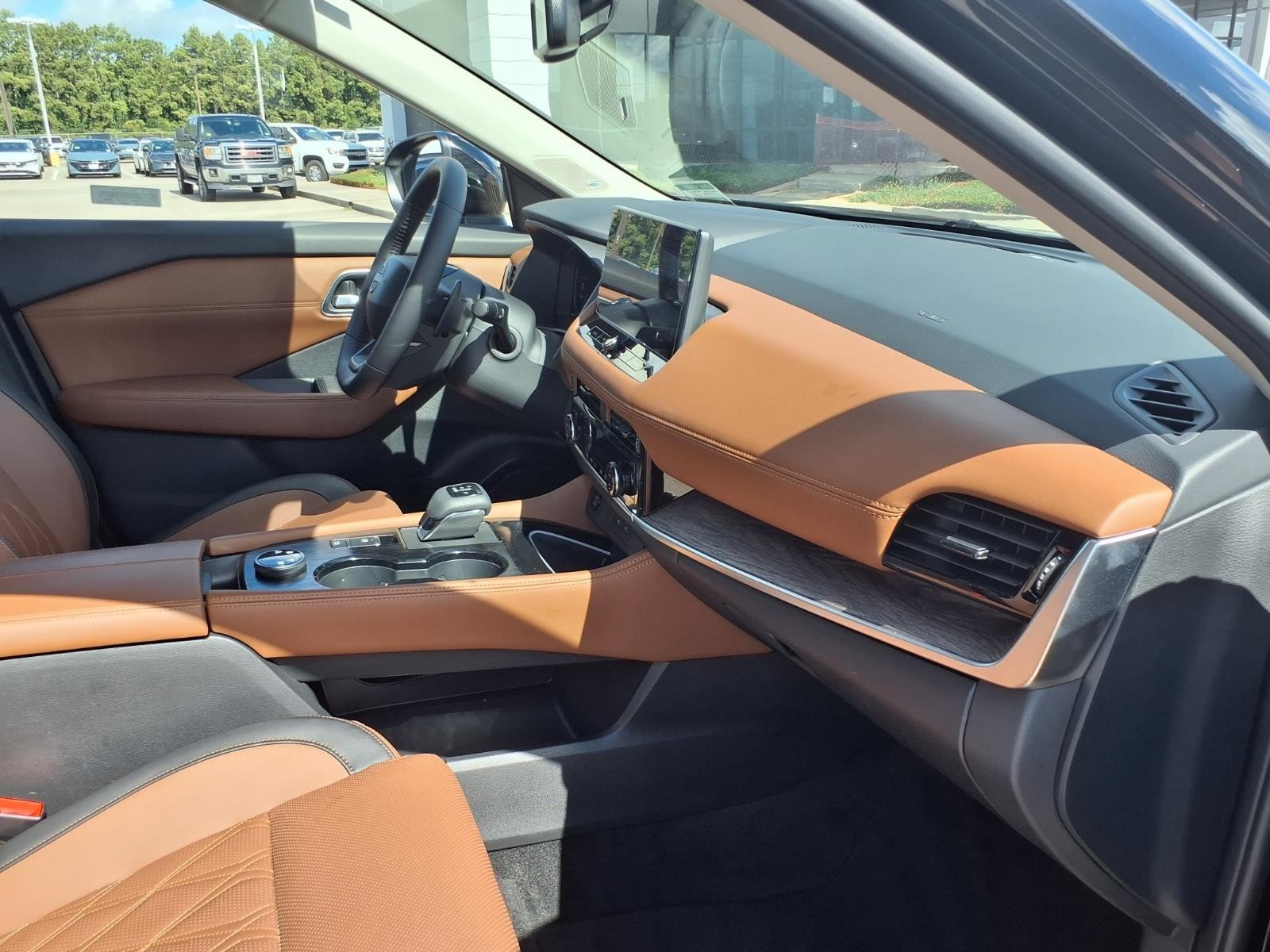 2026 Nissan Rogue Platinum Black at Robbins Nissan