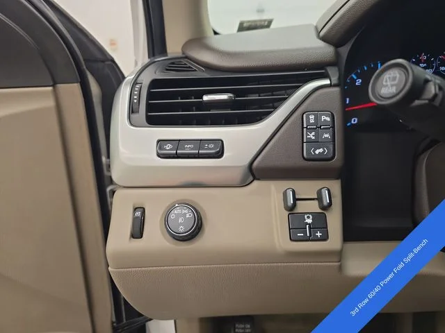 Used 2016 Iridescent Pearl Tricoat Chevrolet LTZ image 37