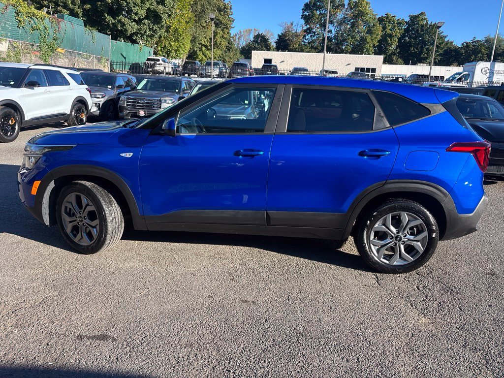 Certified Used 2024 Blue Kia LX image 3