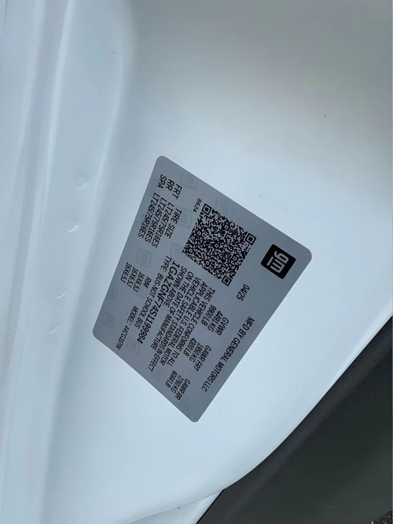 Used 2025 White Chevrolet LS image 19