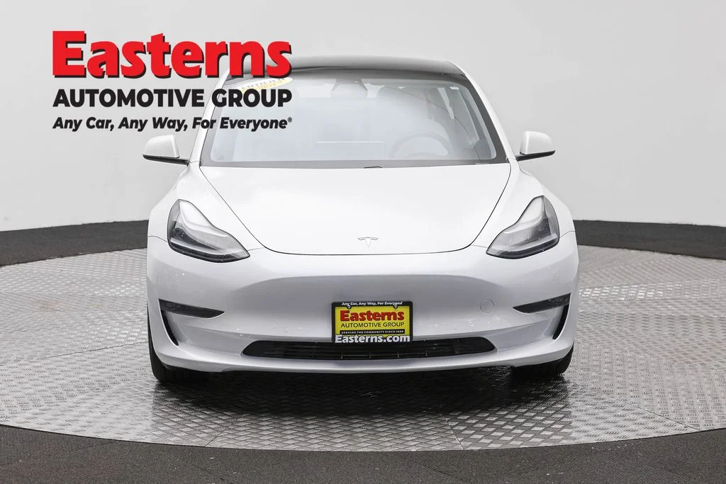 Used 2021 White Tesla Long Range image 2