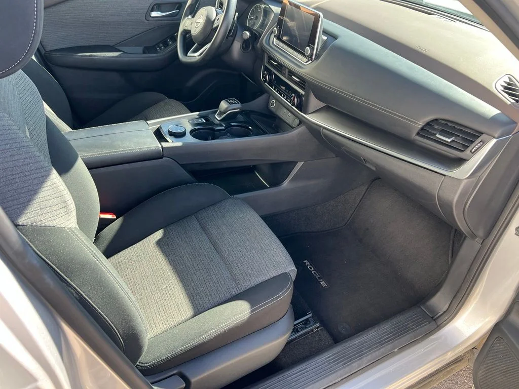 Used 2023 Brilliant Silver Metallic Nissan SV image 29