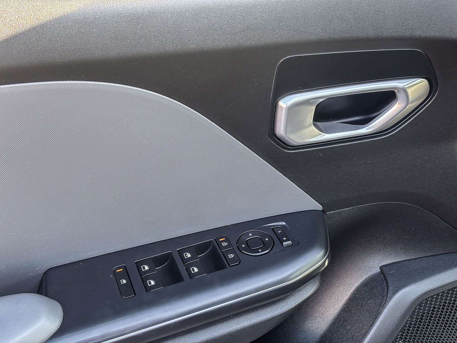 Used 2025 Interstellar Gray Kia LX image 22