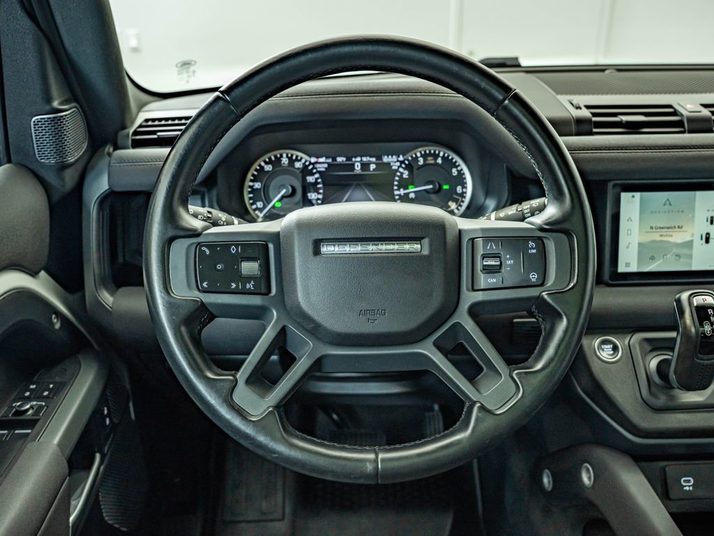 Used 2023 Fuji White Land Rover X-Dynamic SE image 24