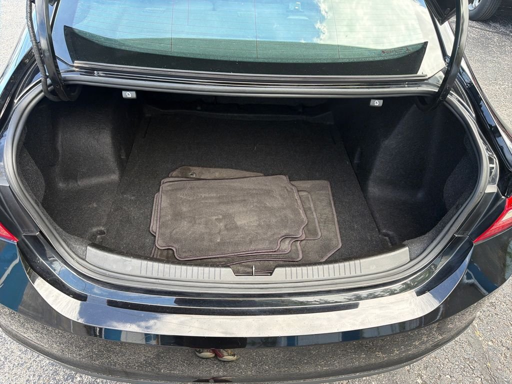 Used 2018 Black Chevrolet LT image 25