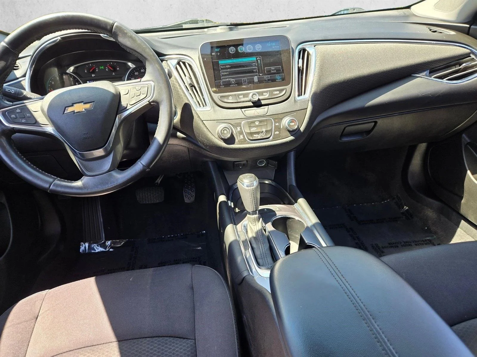 Used 2018 Summit White Chevrolet LT image 16