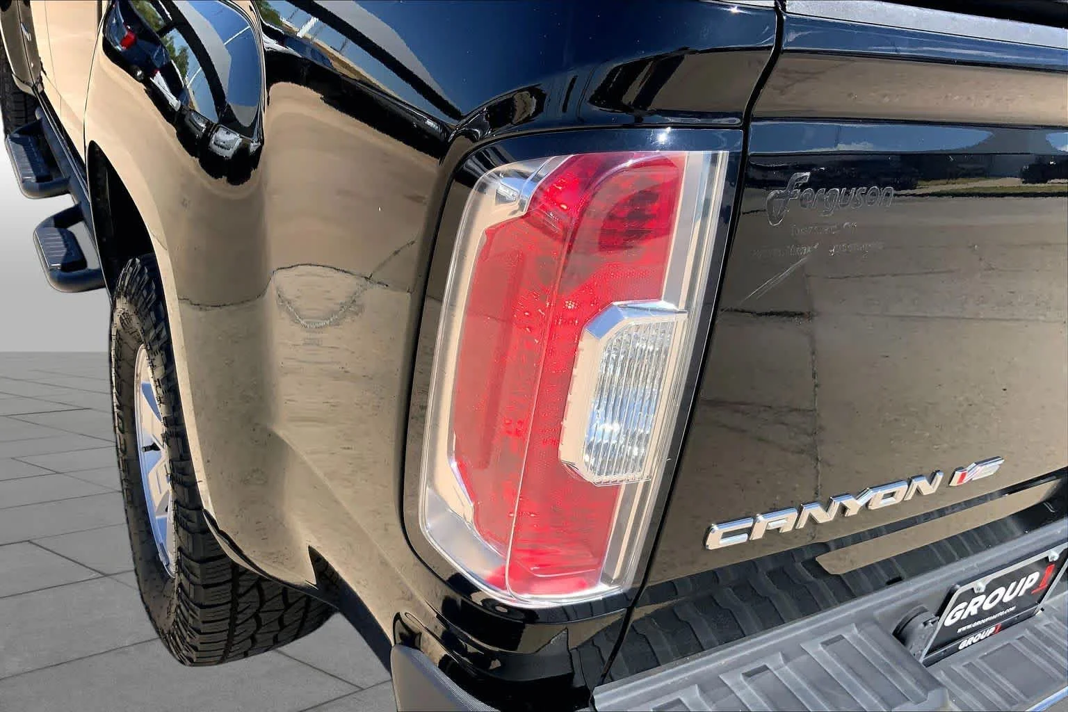 Used 2018 ONYX BLACK GMC 2WD image 27