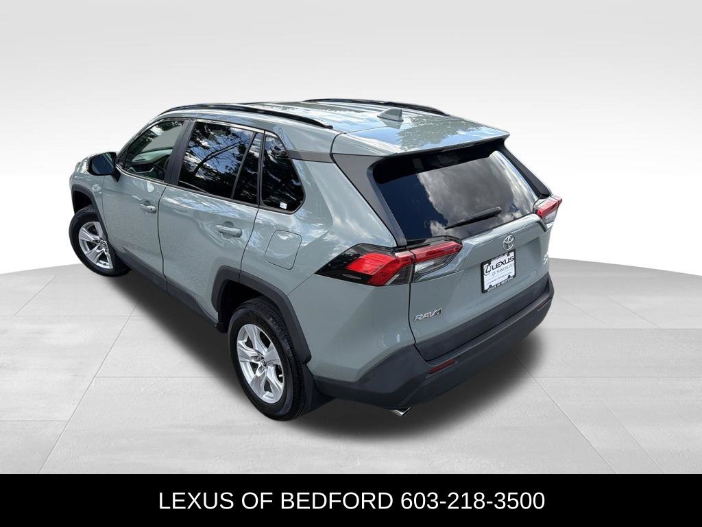 Used 2019  Toyota XLE image 4