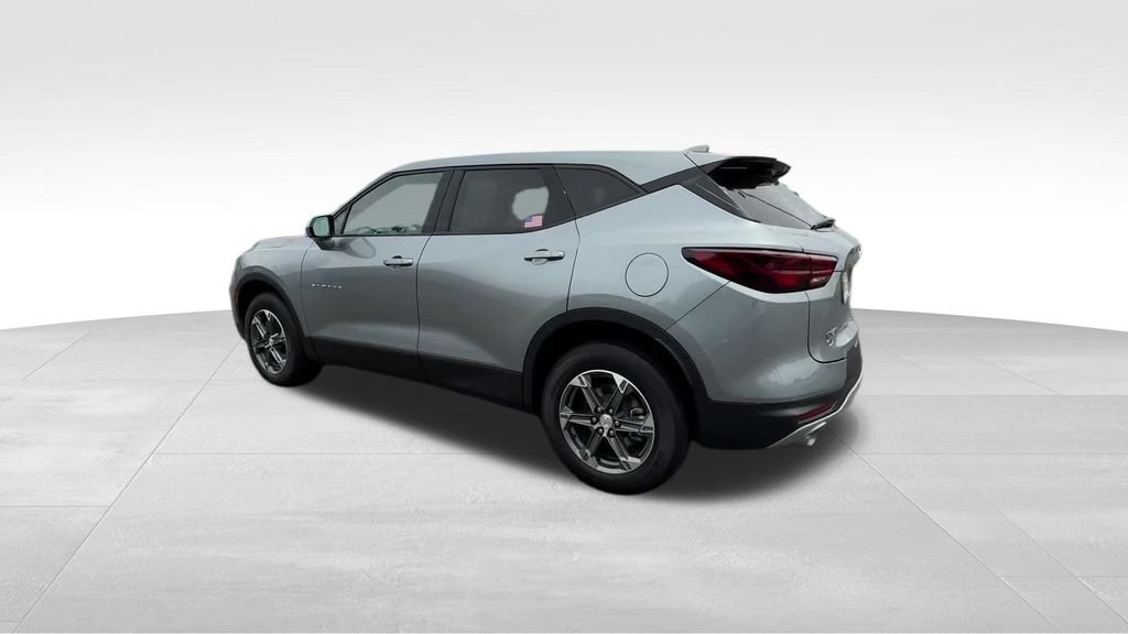 Used 2025 Gray Chevrolet LT image 5