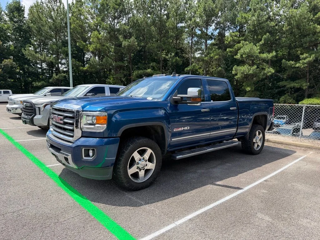 Used 2017 Blue GMC SLT image 3