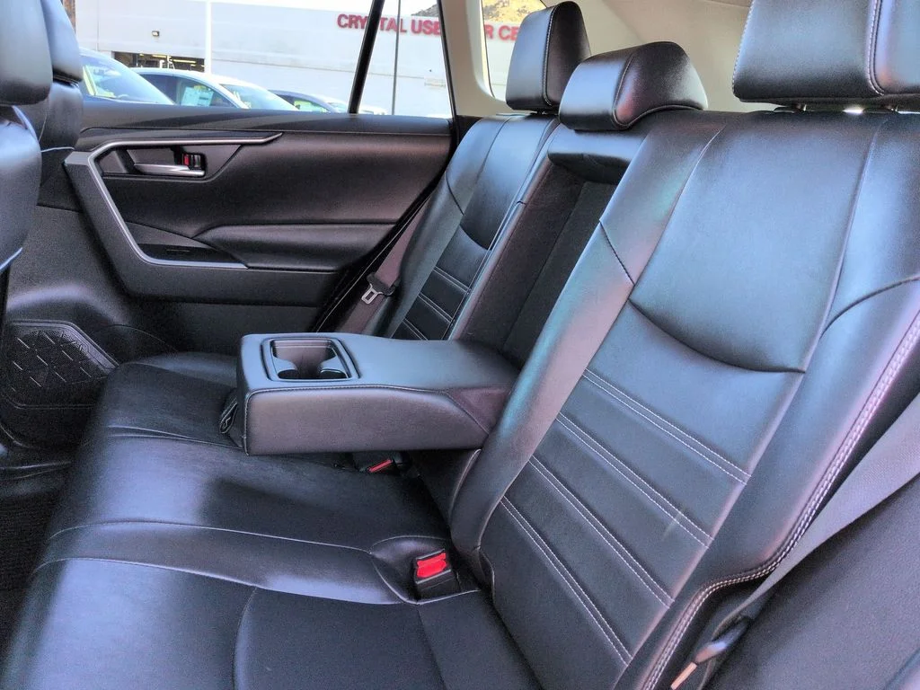 Used 2021 Red Toyota XLE Premium image 15