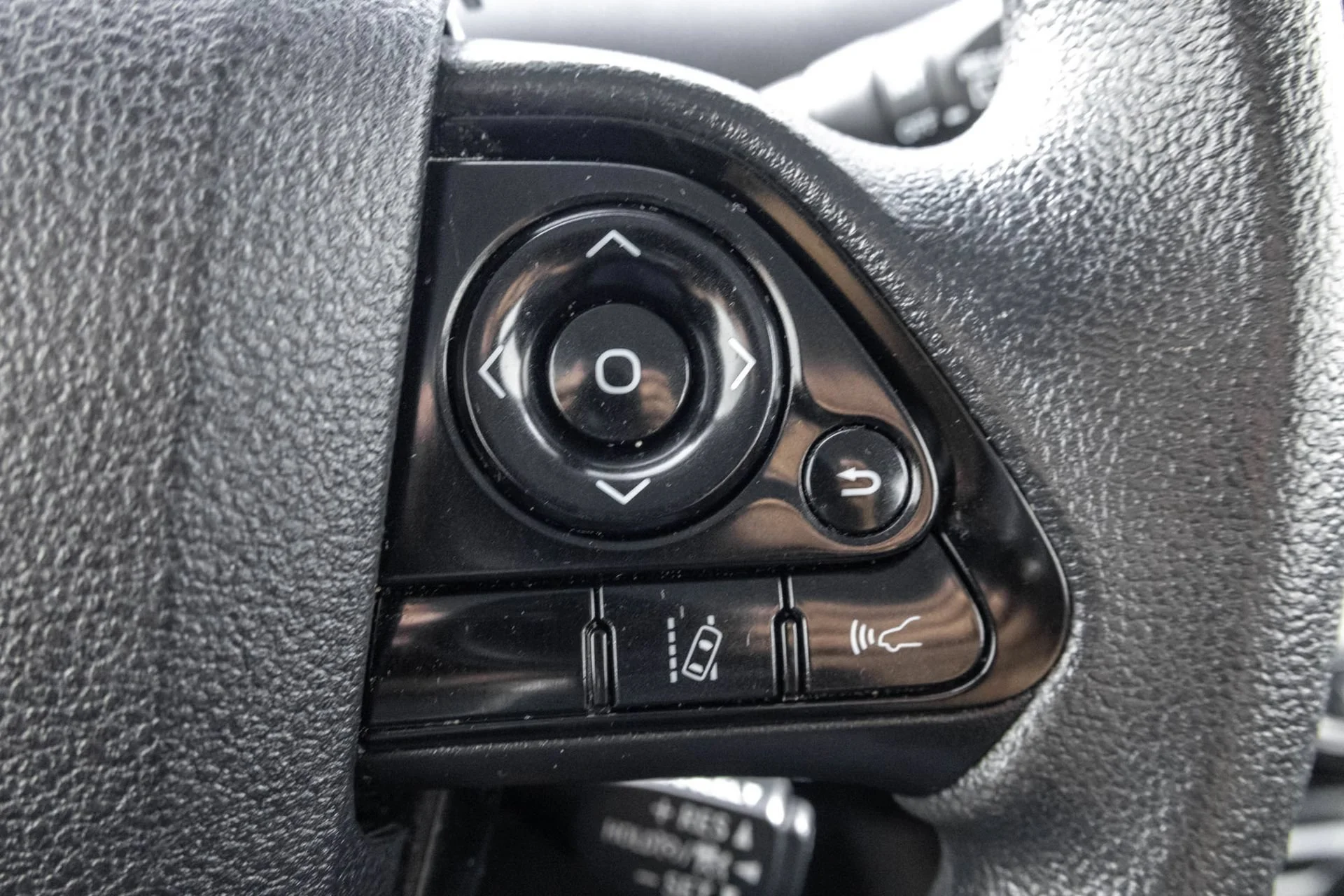 Used 2021  Toyota L Eco image 25
