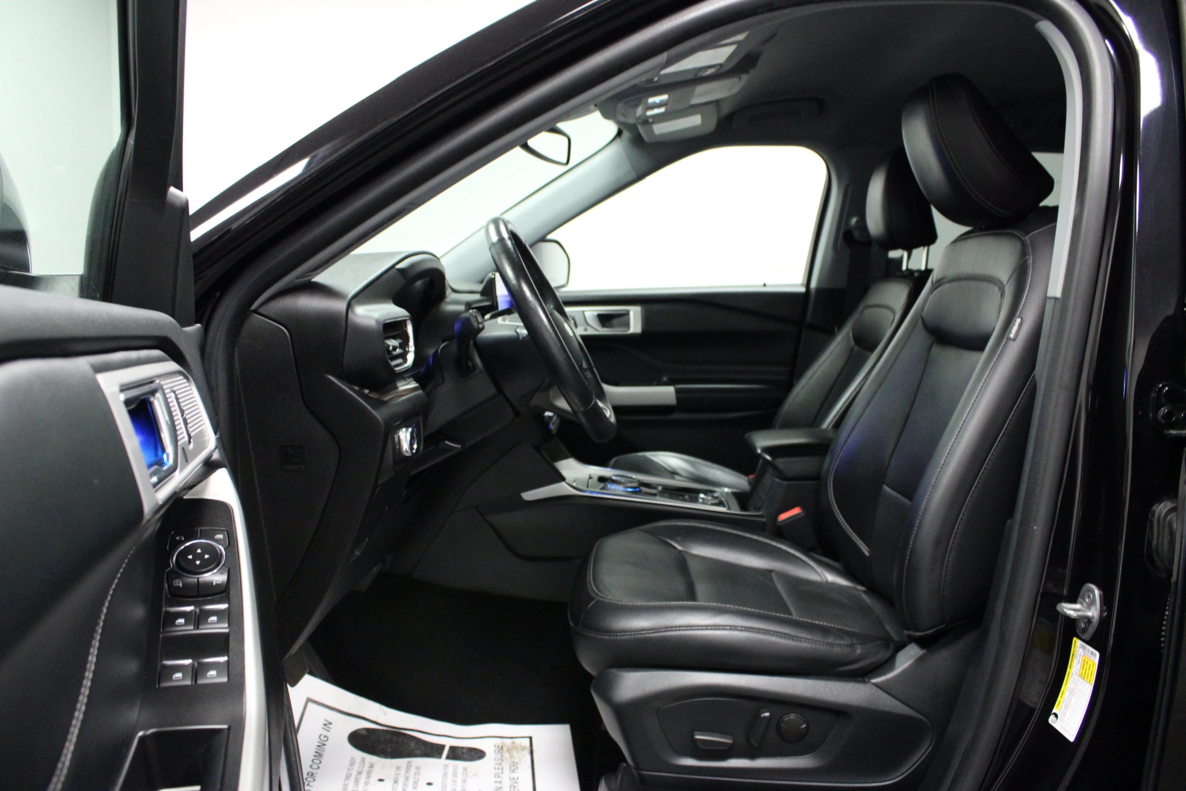 Used 2022 Black Metallic Ford Limited image 12