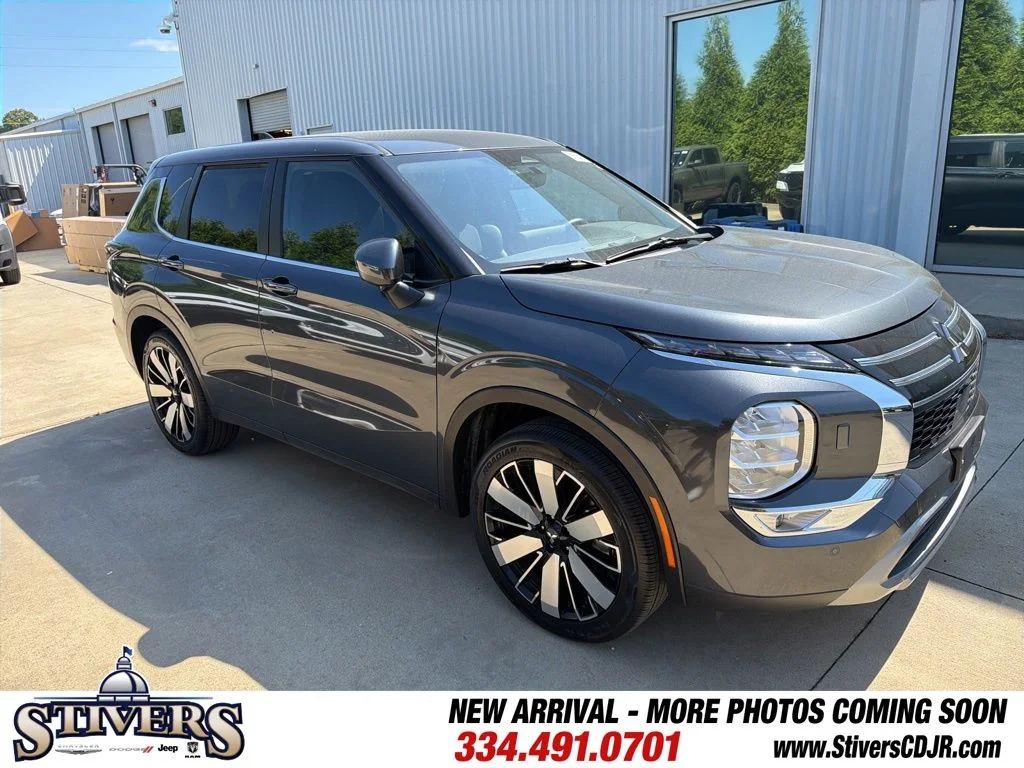 2025 Mitsubishi Outlander SE S-AWC's photo