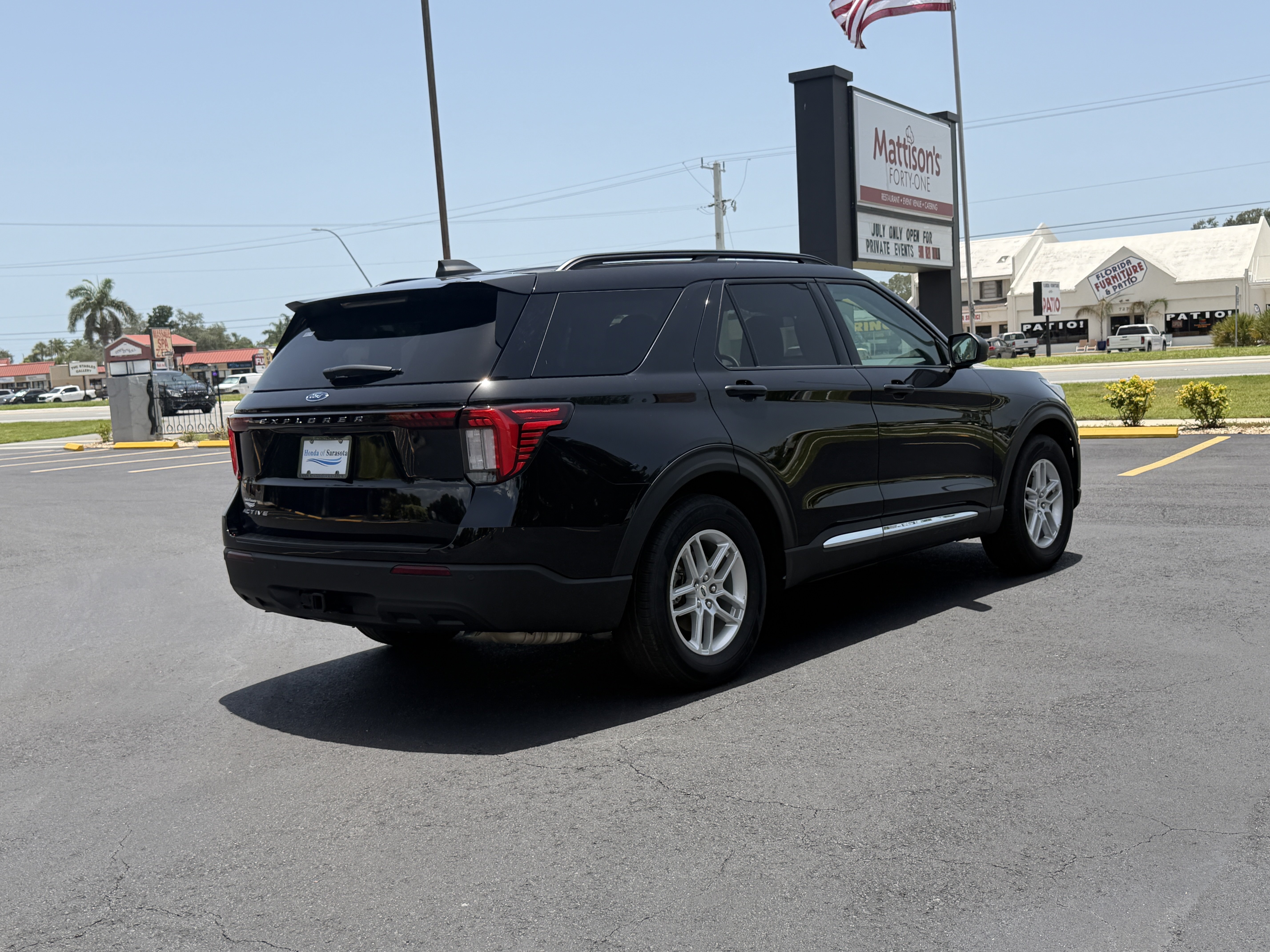 Used 2025 Black Metallic Ford Active image 5
