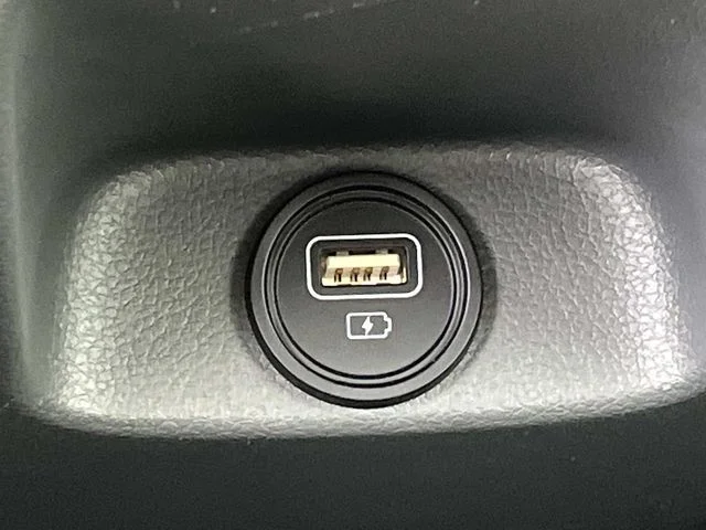 Used 2023 White Hyundai Limited image 19