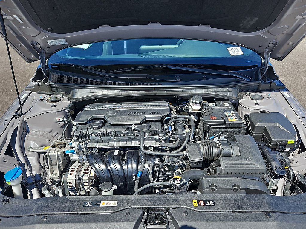 Used 2025 Fluid Metal Metallic Hyundai SEL Sport image 29