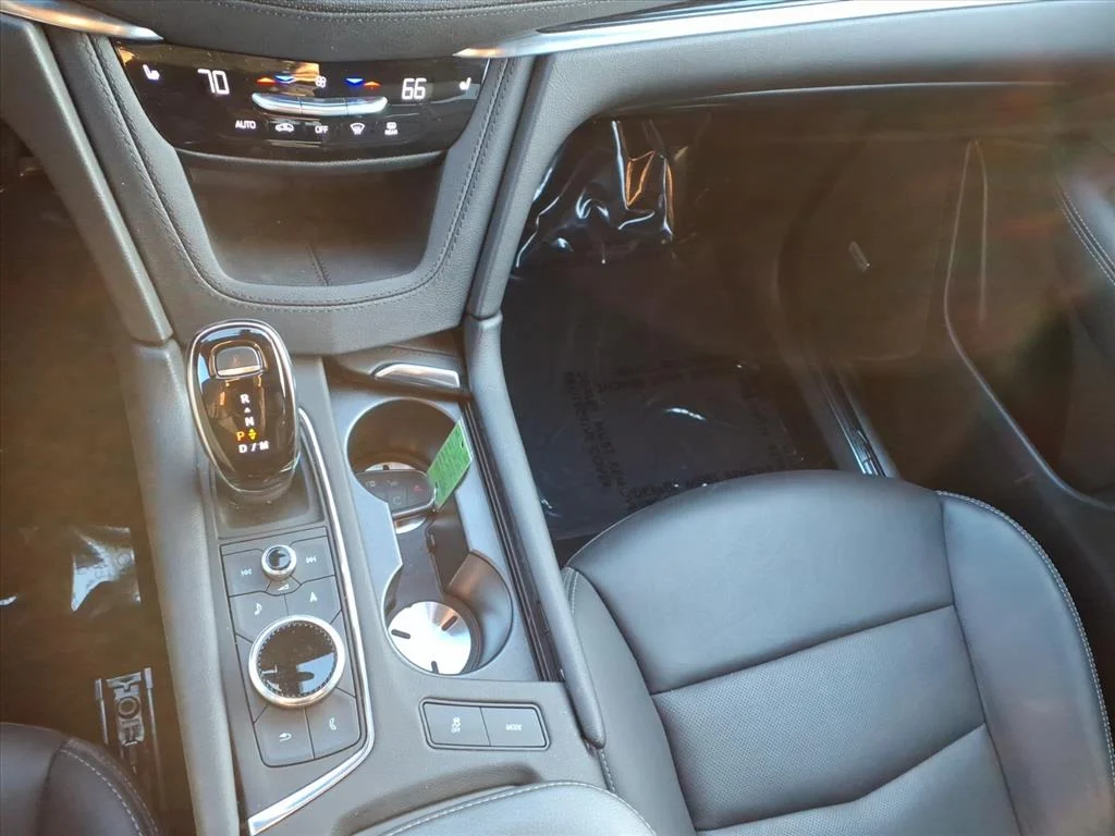 Used 2025 Silver Cadillac Premium Luxury image 10