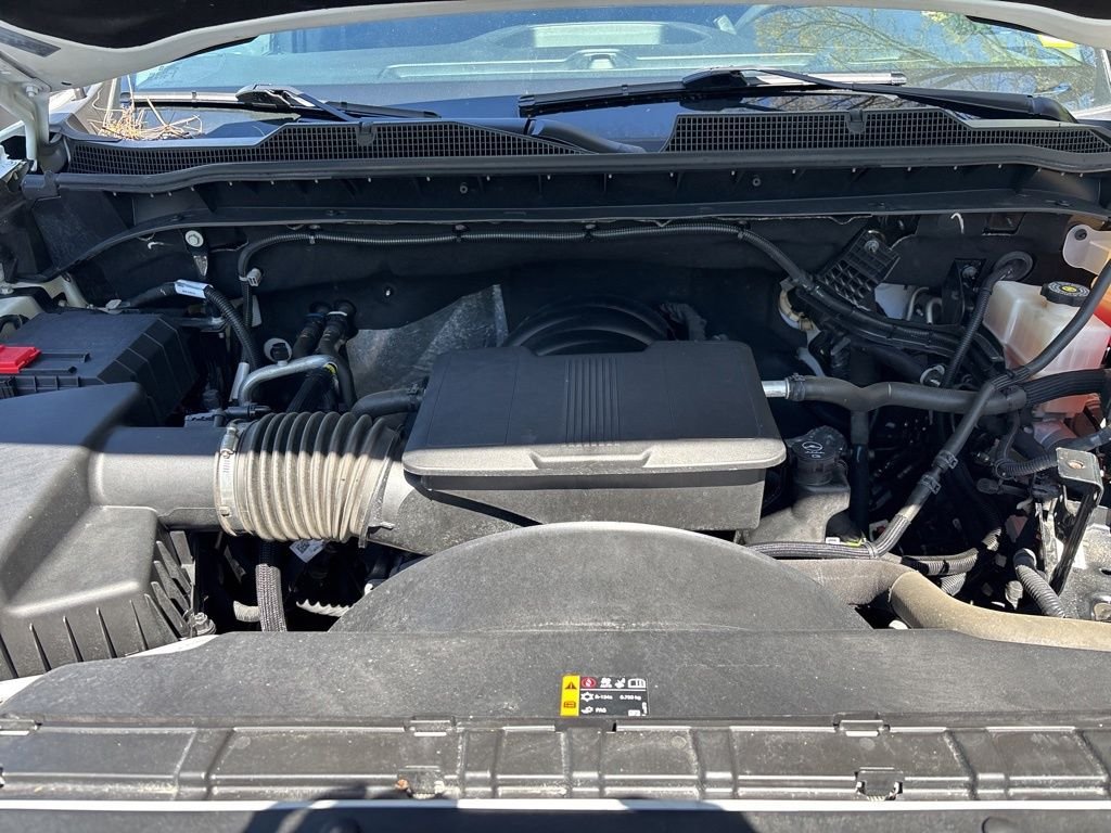 Used 2024 White Chevrolet Custom image 12