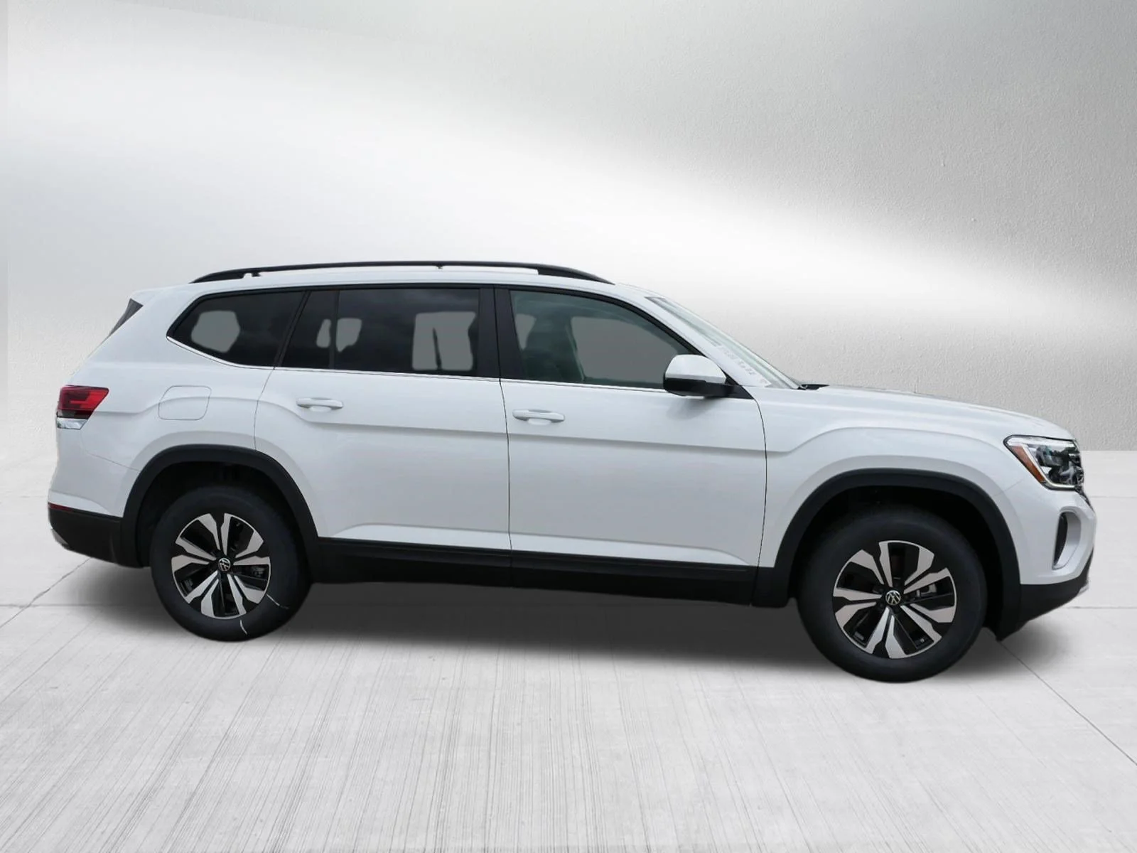 New 2026 Opal White Pearl Volkswagen 2.0T SE image 2