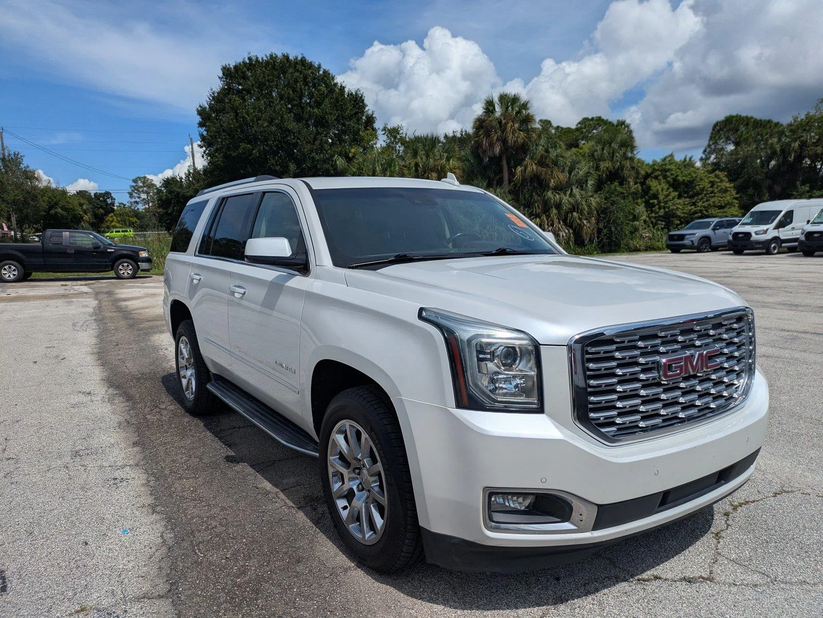 Used 2018 White GMC Denali image 2