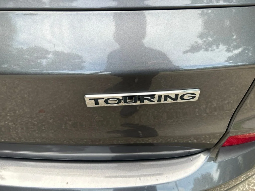 Used 2015  Honda Touring image 9
