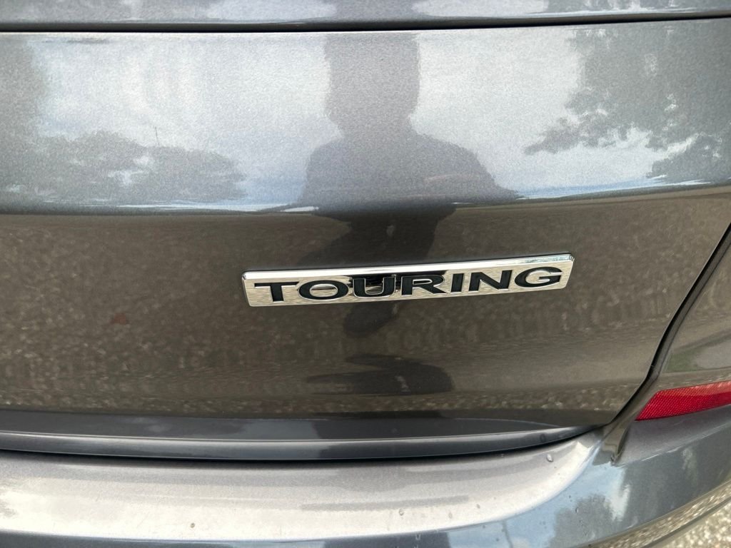 Used 2015  Honda Touring image 9