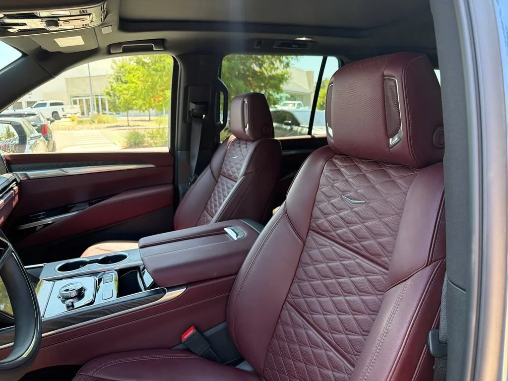 2026 Cadillac Escalade Sport - Photo 18
