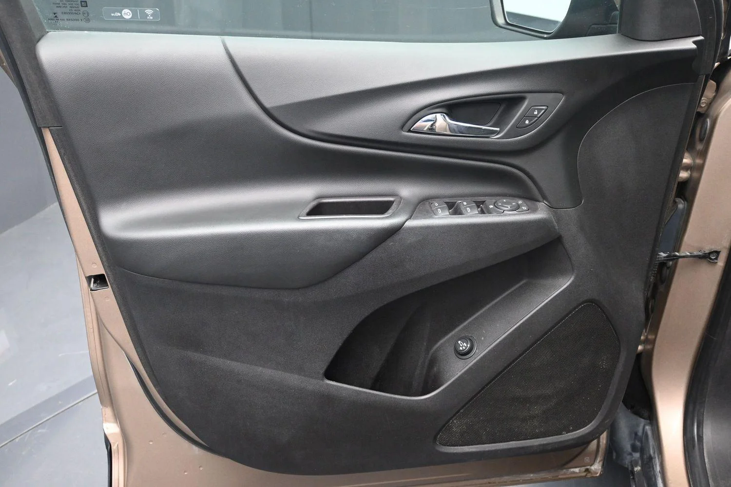Used 2018 Sandy Ridge Metallic Chevrolet LT image 19