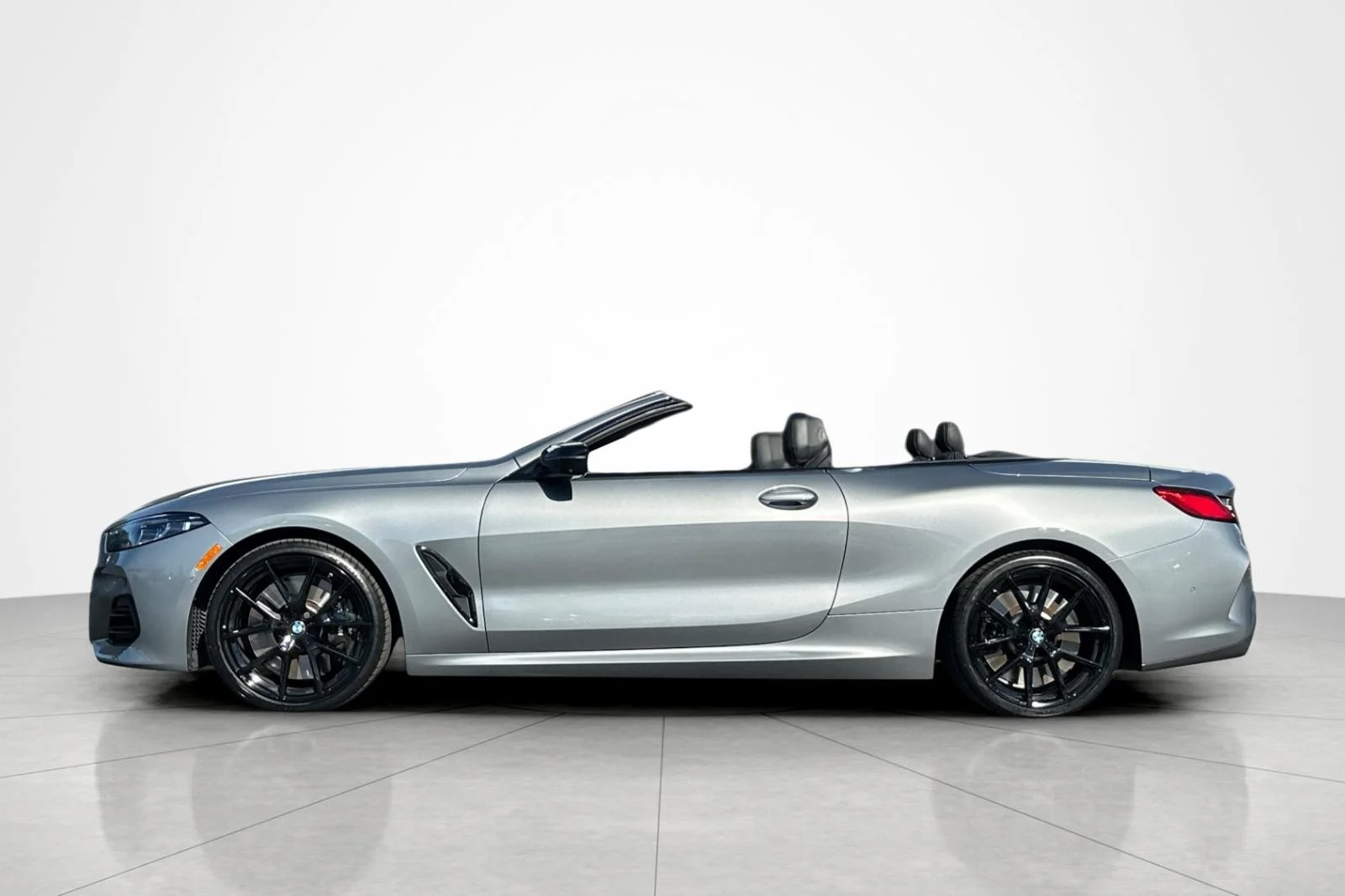 Used 2023 Skyscraper Grey Metallic BMW M850i xDrive image 2