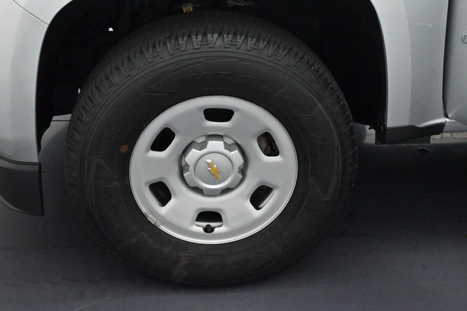 Used 2019 SILVER ICE METALLIC Chevrolet 2WD Work Truck image 29