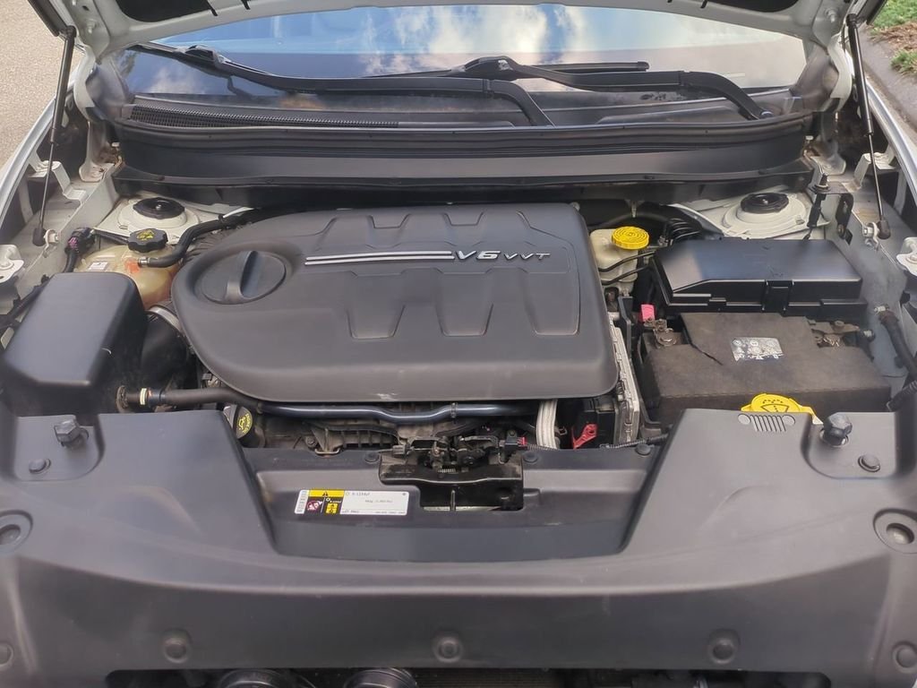 Used 2016 White Jeep Trailhawk image 31