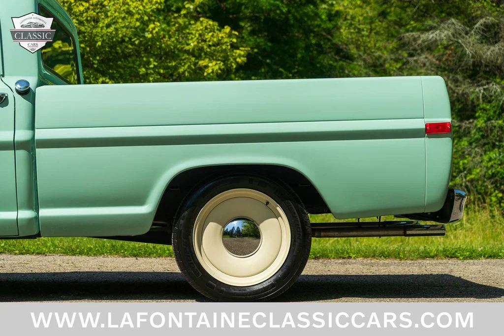 Used 1970  Ford  image 25