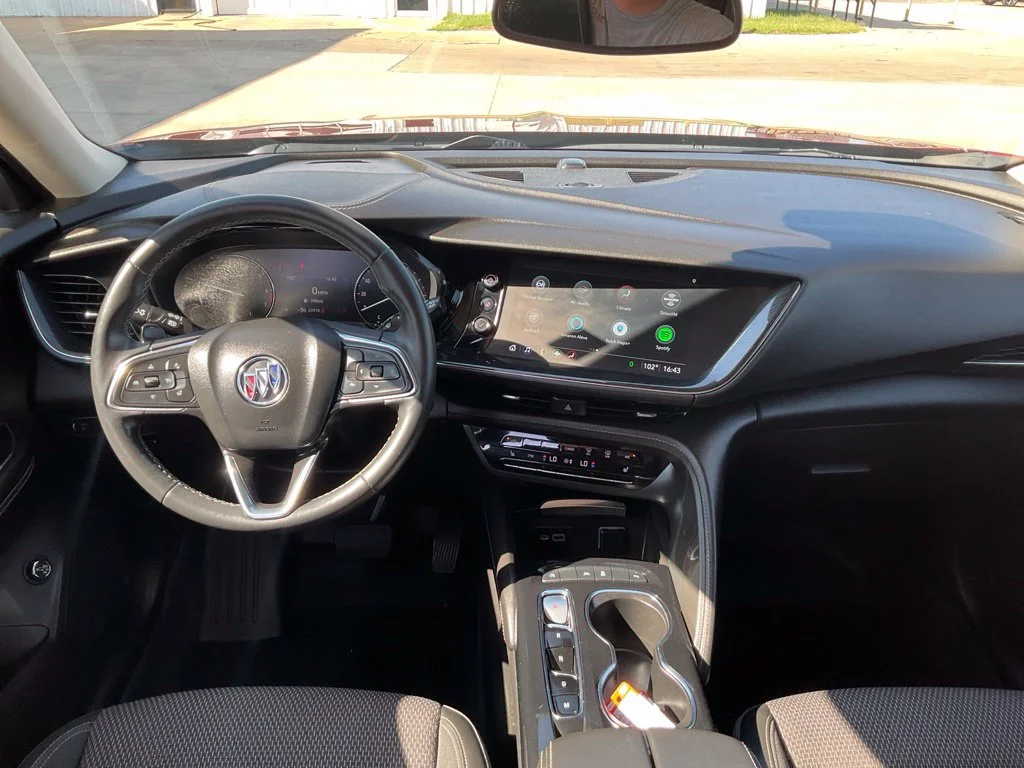 Used 2022 Red Buick Preferred image 3