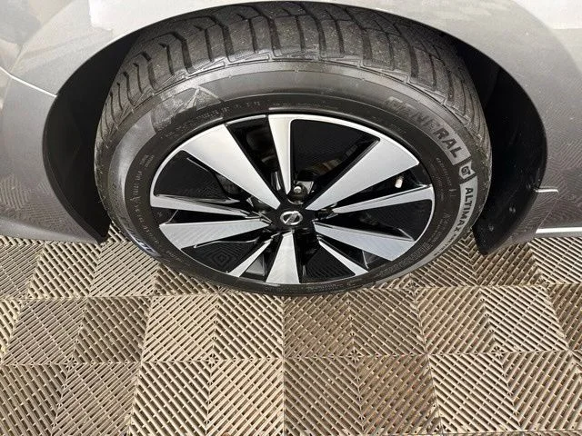 Used 2021 Gray Nissan 2.5 SV image 26