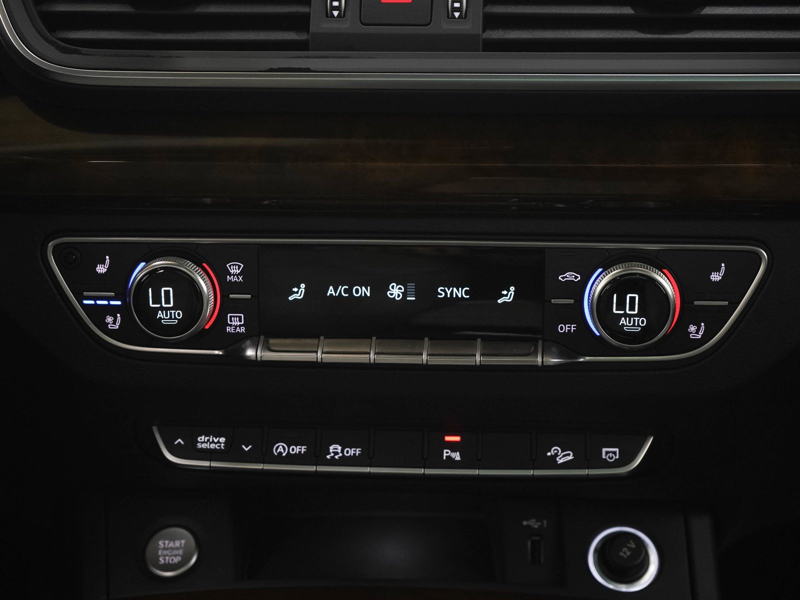 Used 2018 Moonlight Blue Audi quattro image 19