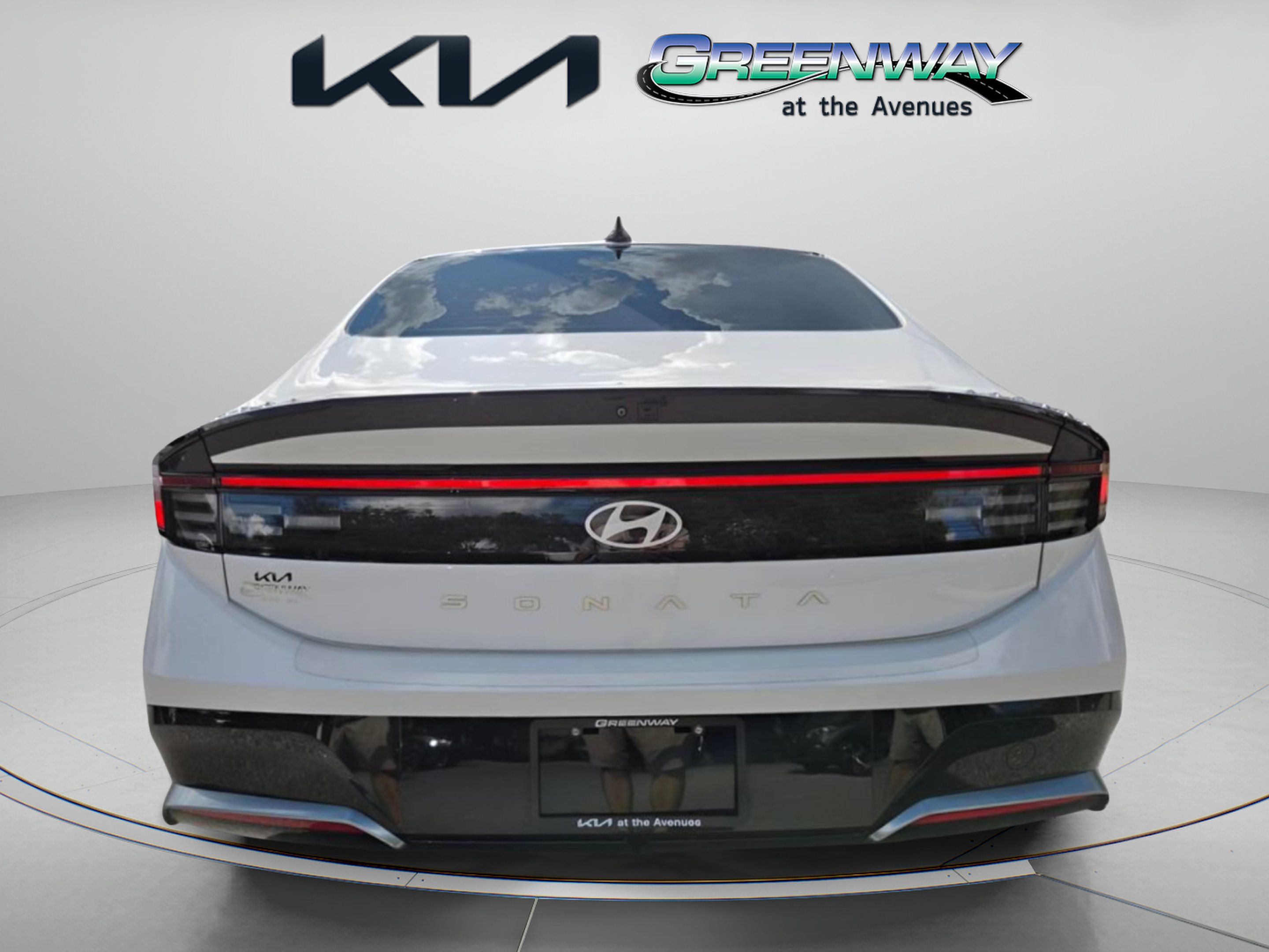 Used 2024 Serenity White Hyundai SEL image 6