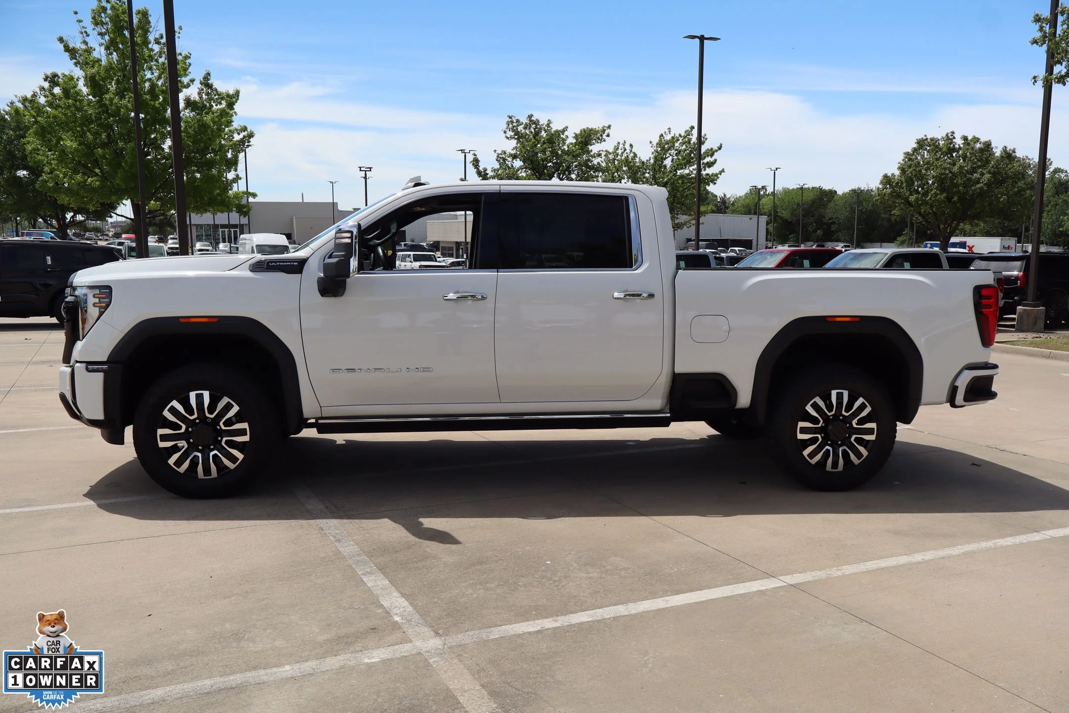 Used 2025 White GMC Denali Ultimate image 7
