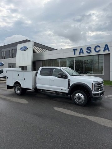 2026 Ford Chassis Cab F-450® LARIAT®