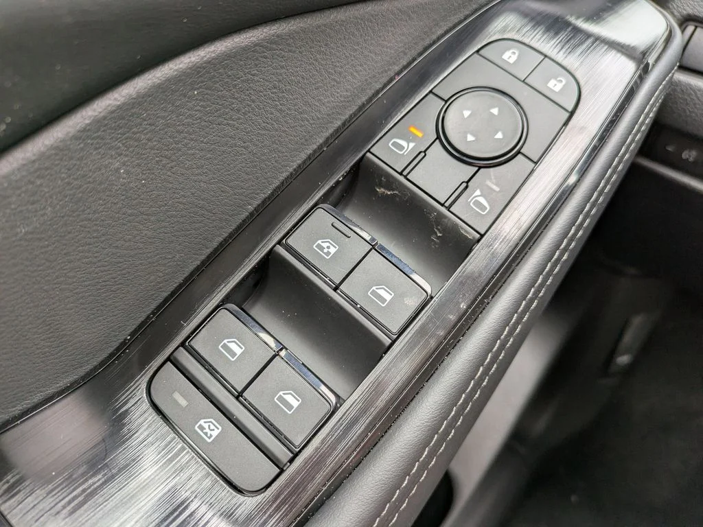 New 2026 Boulder Gray Pearl Nissan SV image 22