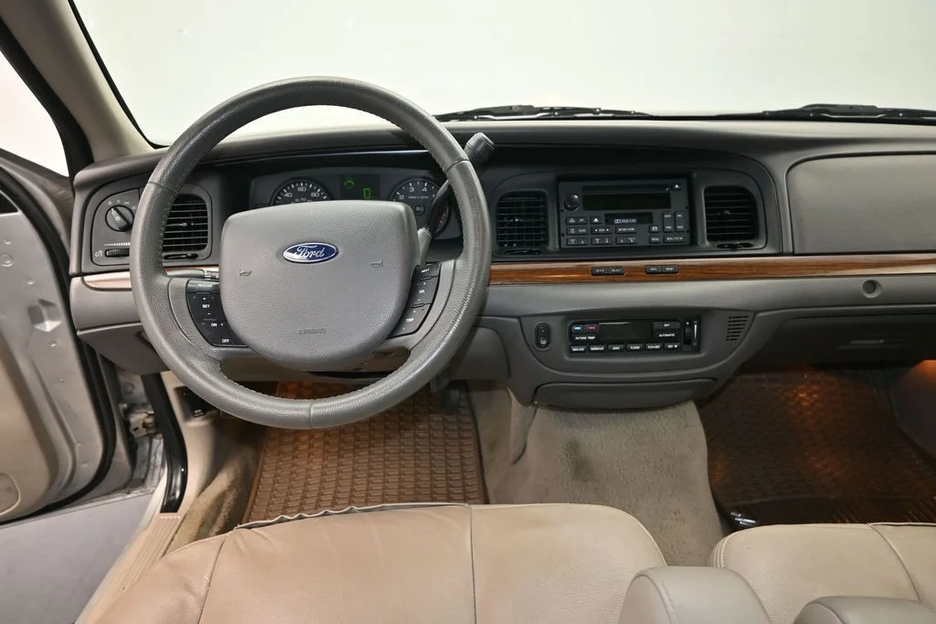 Used 2006 Silver Ford LX image 15