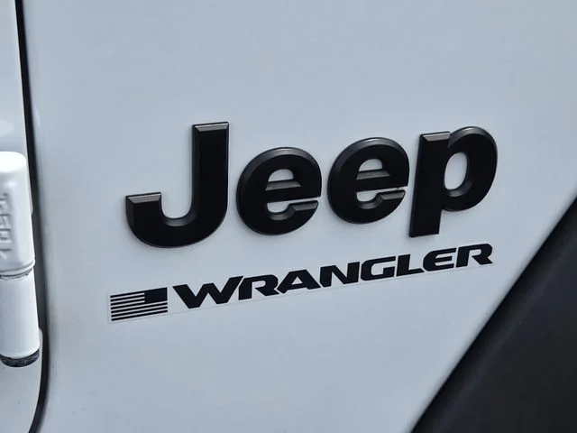 Used 2025 White Jeep Sport S image 21