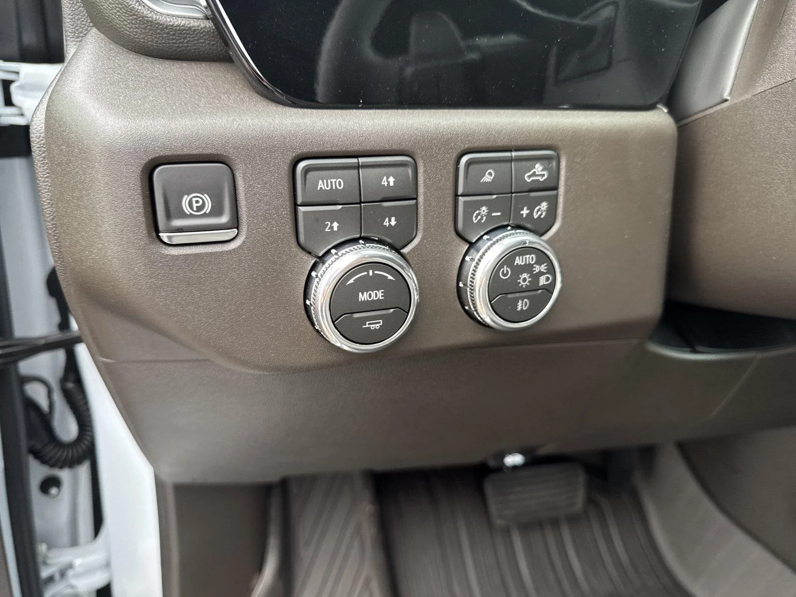 New 2026 Glacier White Tricoat GMC SLT image 20
