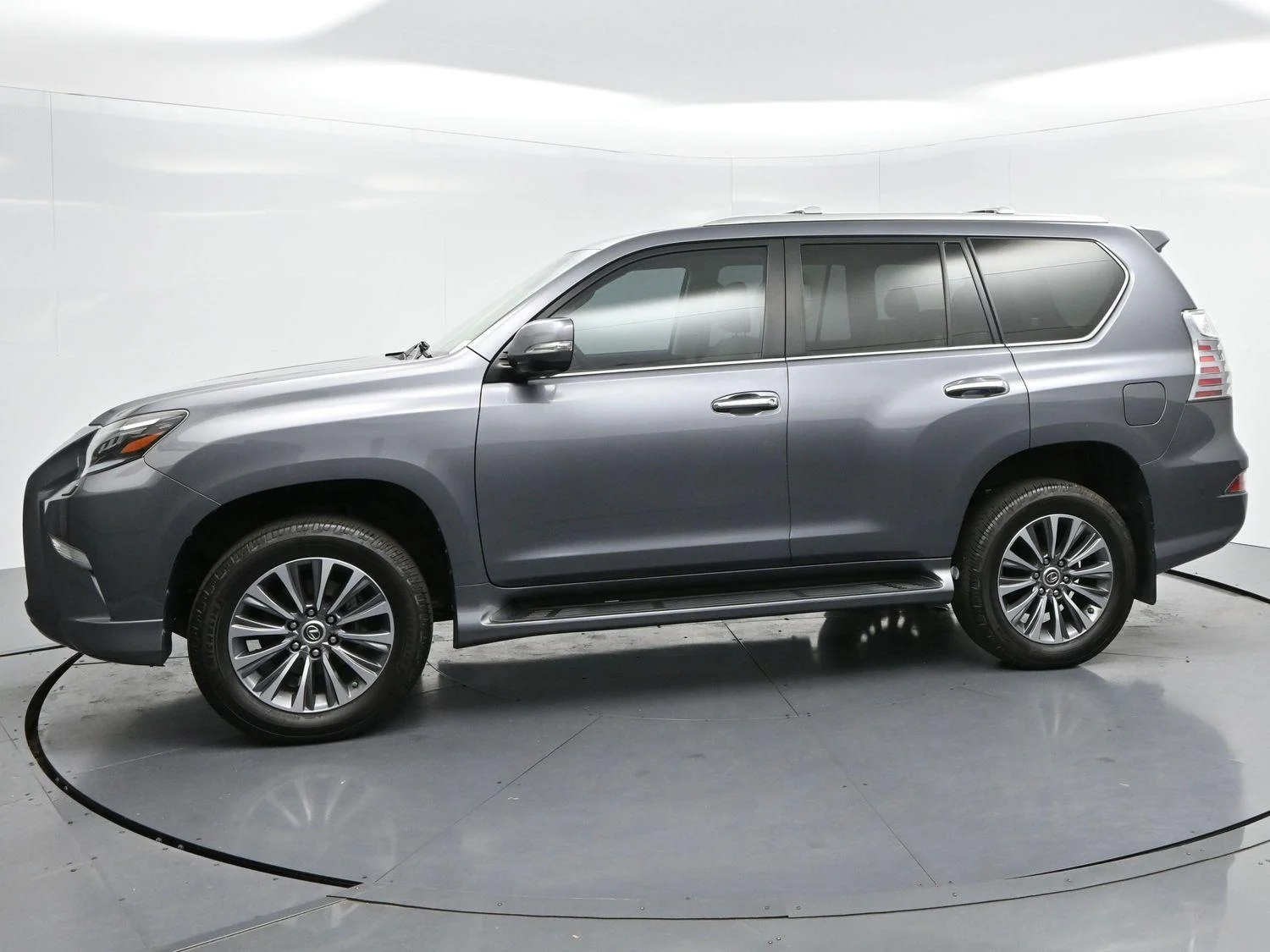Used 2023 Nebula Gray Pearl Lexus GX 460 Luxury image 4