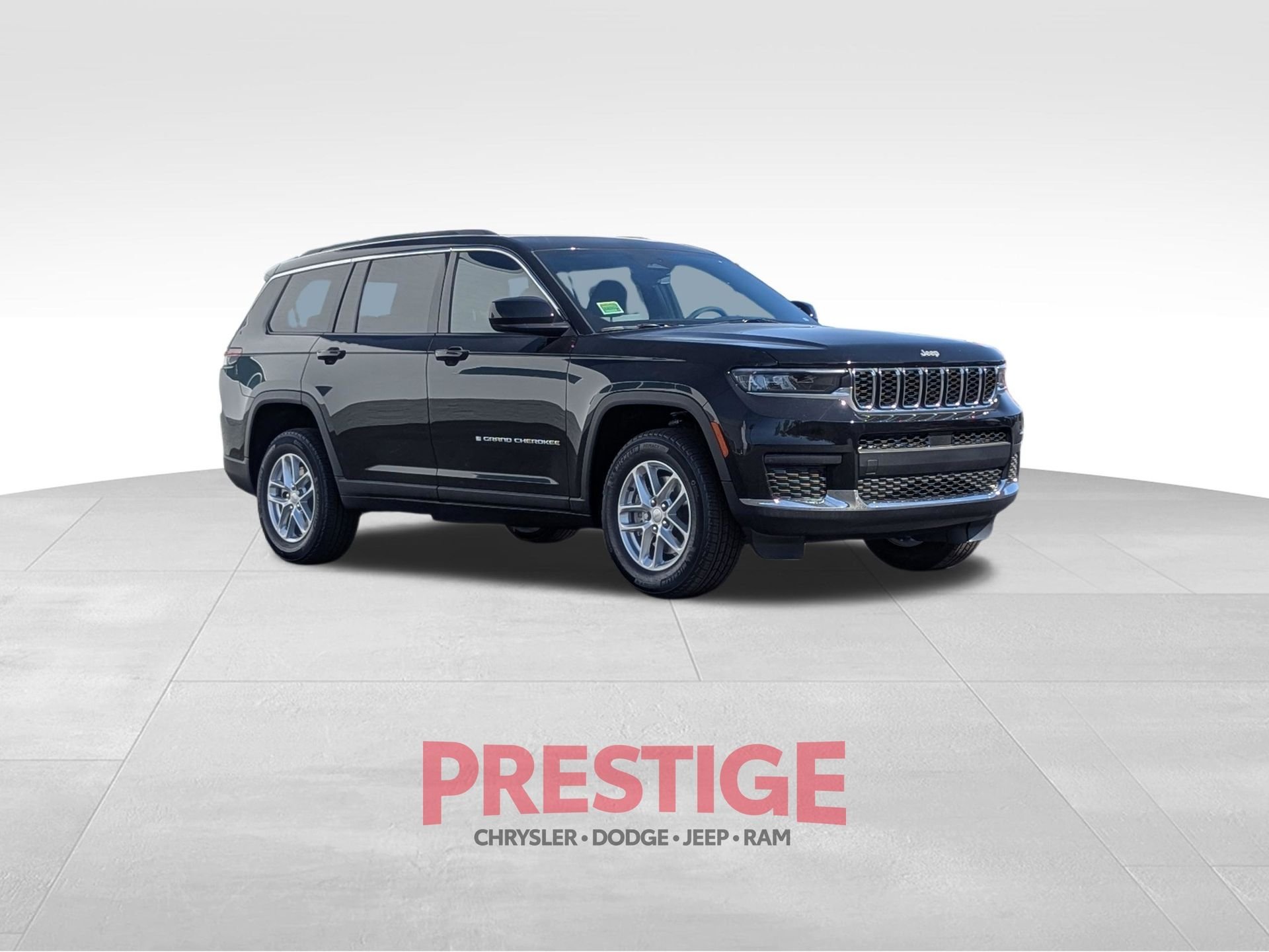 New 2026 Diamond Black Crystal Pearlcoat Jeep Laredo image 3