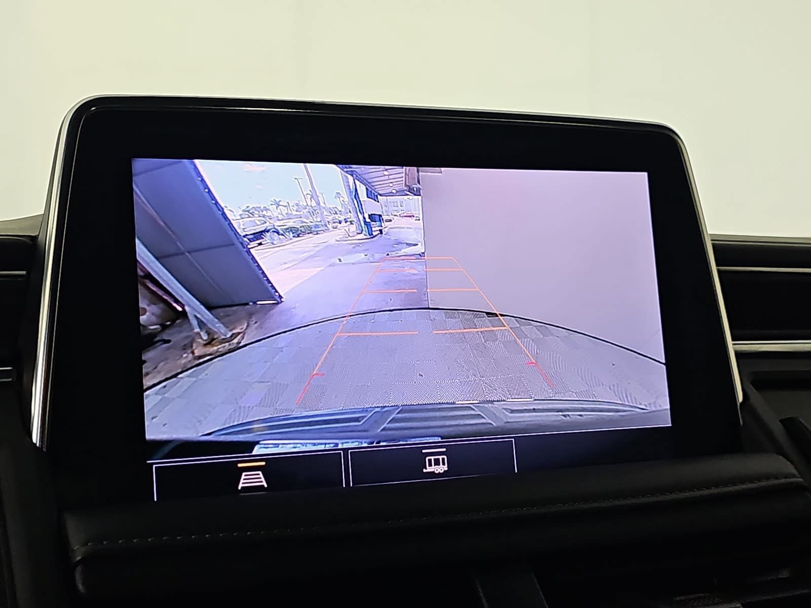 Used 2021 Black Chevrolet Z71 image 22